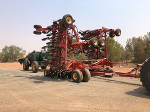 2006 Bourgault 3310PHD 65’ Airseeder