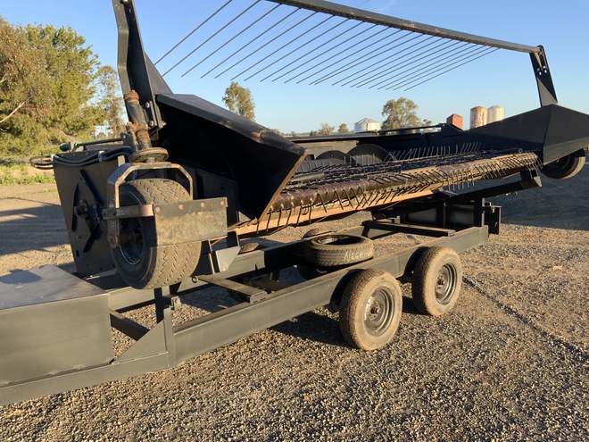 2000 Series Countrywide Canola Front with Countrywide Trailer