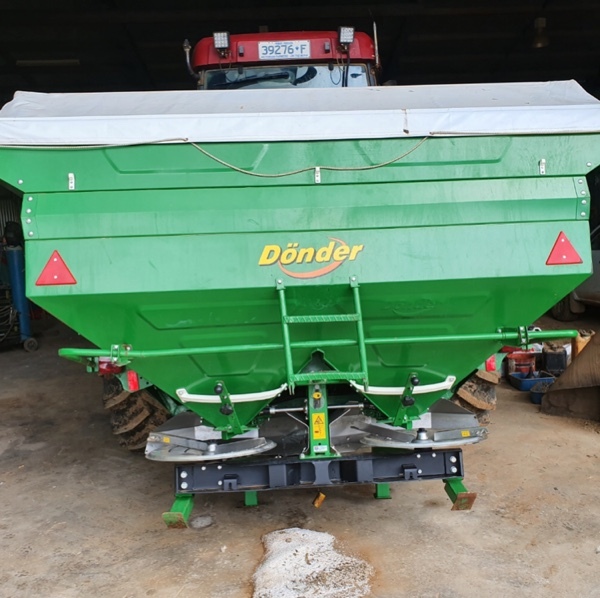 Donder CGSA 3000L Linkage Fertiliser Spreader For Sale