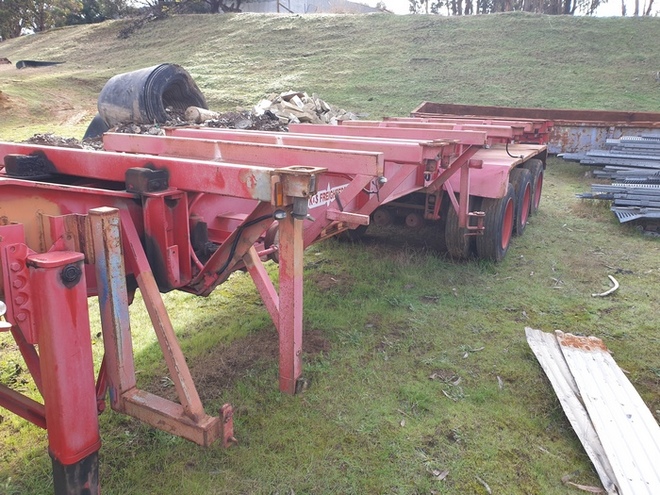 Krueger Extendable Tri-axle Trailer