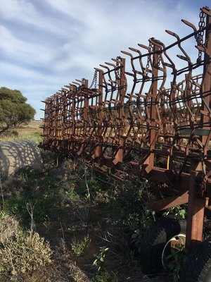 Harrows 66 ft Hydraulic  Fold and lift