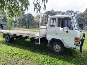 Hino Tray truck