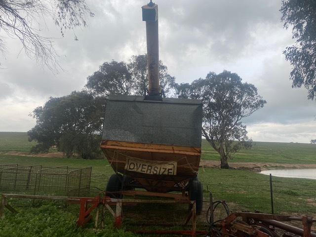 Parkes Industries Mother Bin Grain Bin With Auger 