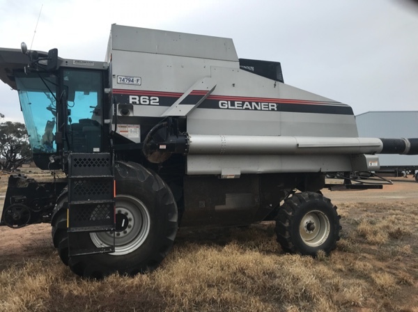 AGCO R62 Gleaner header for sale