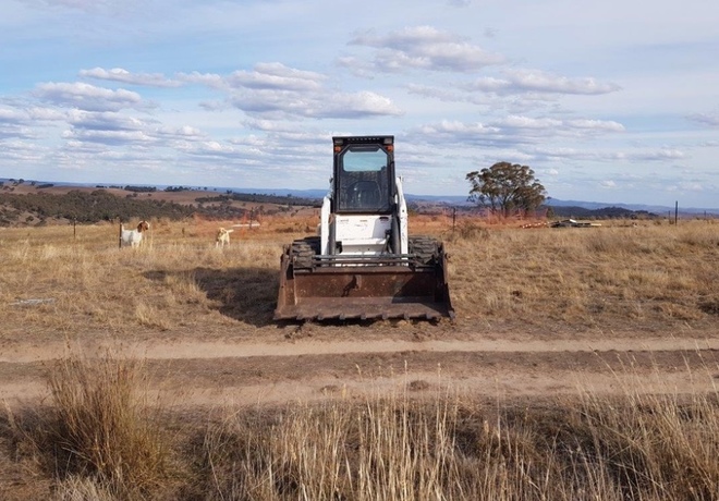 Bobcat 963 with 4 in 1 bucket 