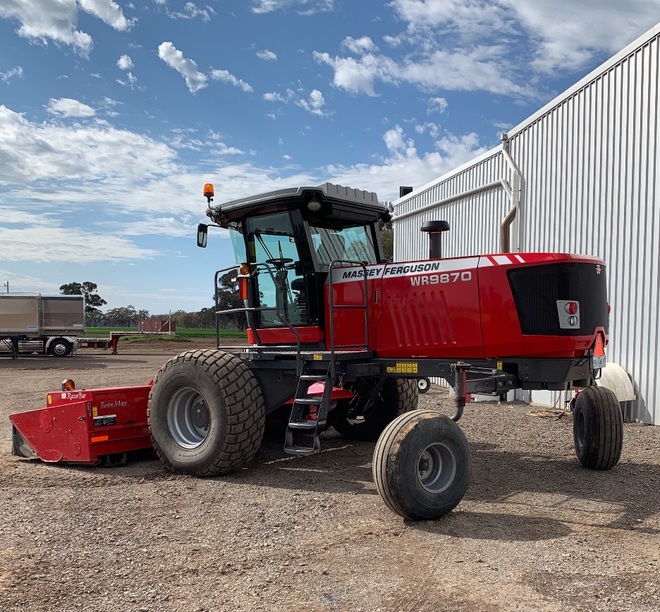 2015 Massey Ferguson WR9870 Windrower with Razor Bar Mower Conditioner Front