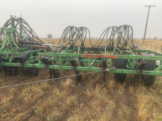 DBS Bar with Case Concord 3503 Air Cart  44 ft