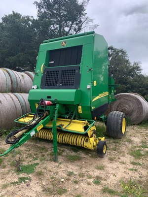 John Deere 592 Maxi Cut Round Baler
