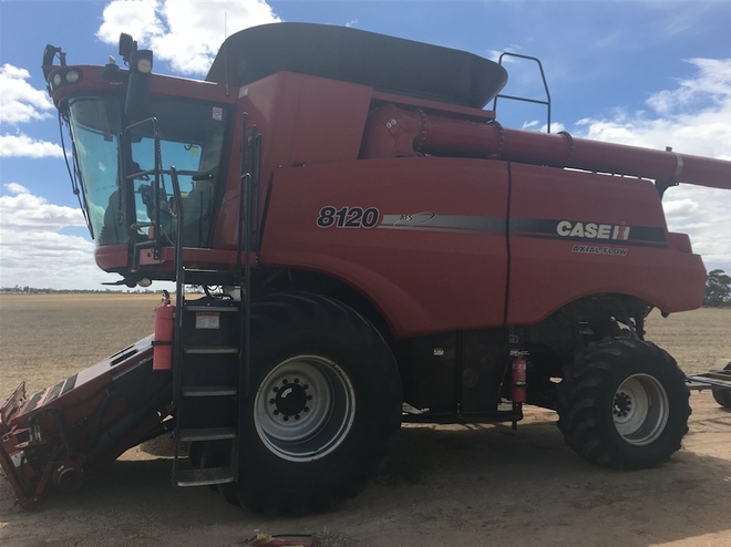 2010 Case 8120 IH Header with 45' MacDon Front - 2% + GST Buyers Premium On All Lots.