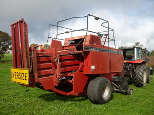 Case 8575 Square Baler For Sale - Top Condition