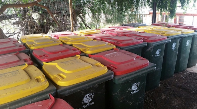 70 x Recycle/Garbage Bins 