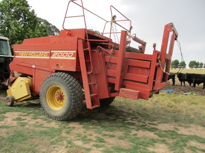 New Holland 2000 Large square baler 8x4x3 Price Reduction