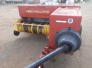 New Holland 568 Small Square Baler