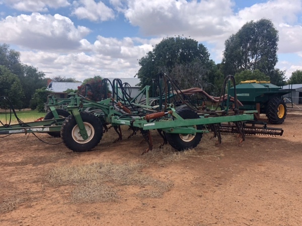 7m Smal Multivator and Simplicity 4000 TR2 Cart