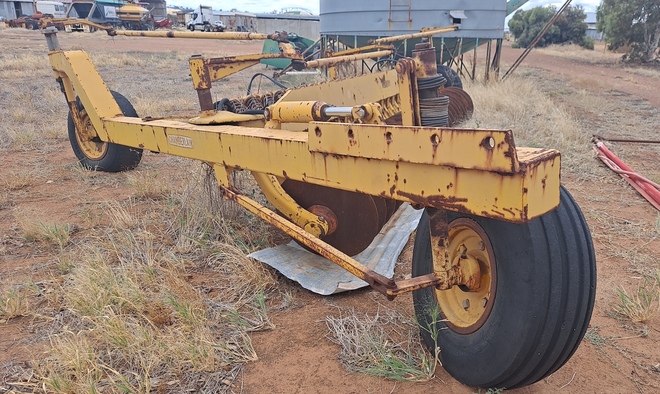 Chamberlain 24 disc Plough