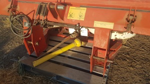 Yomel 2 Tonne Spreader