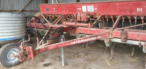 Combine - International 511