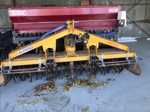 Alpego Pegoraro with Taege seed box