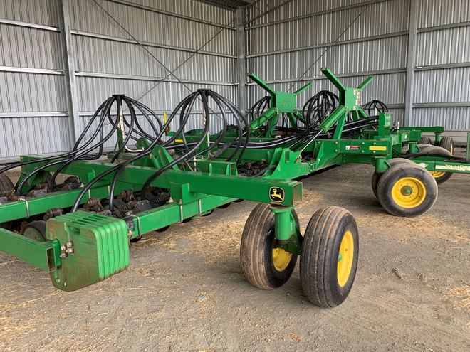 2010 JD 1890 36' Disc Seeder