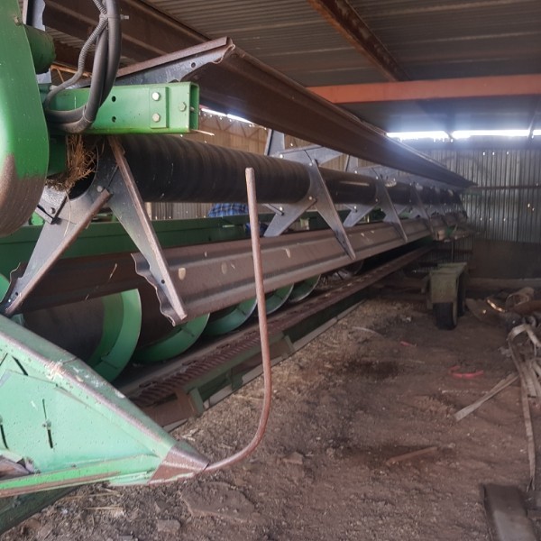 John Deere 930 front