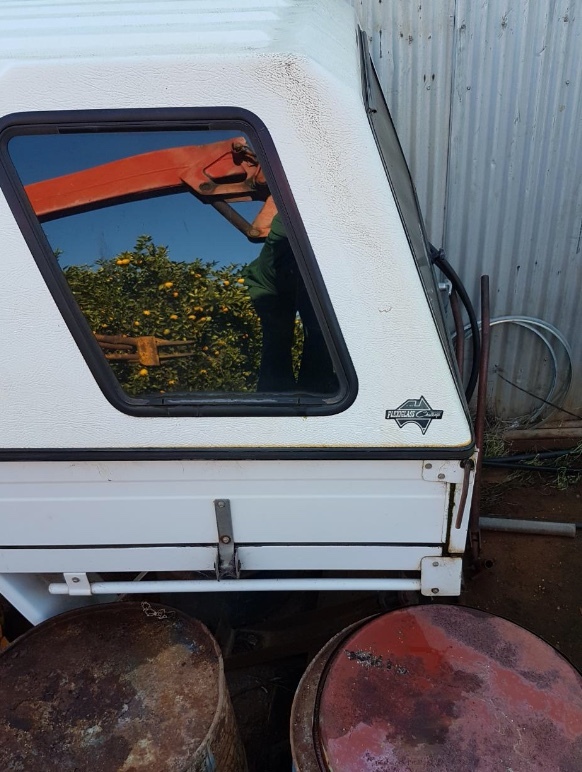 Steel Ute Tray with Challenge Canopy