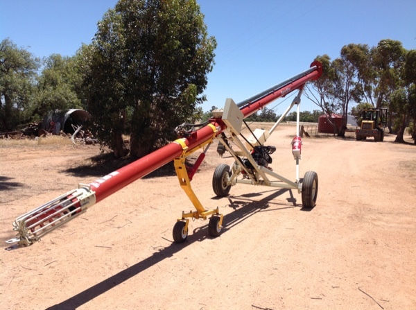 Farm King 8-36 Auger
