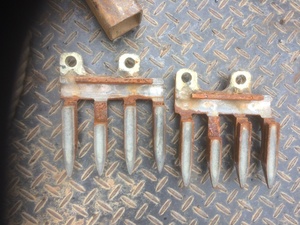 Primary knife guards