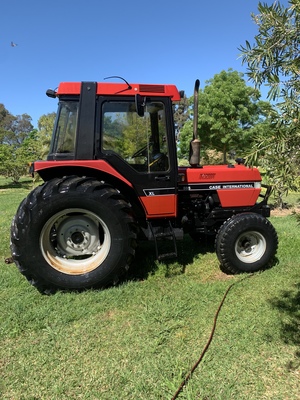 CASE 595XL Tractor