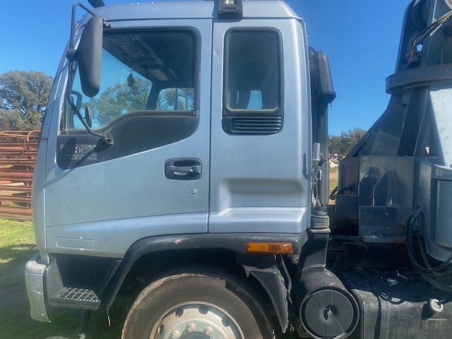 1999 Isuzu fvz1400  truck  150k