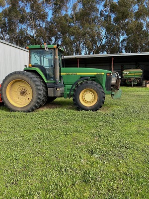 John Deere 8400 Tractor  1997