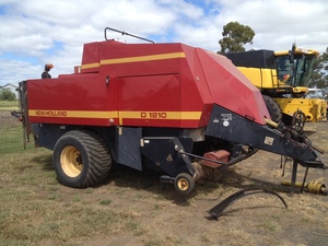 Newholland 1210 Baler