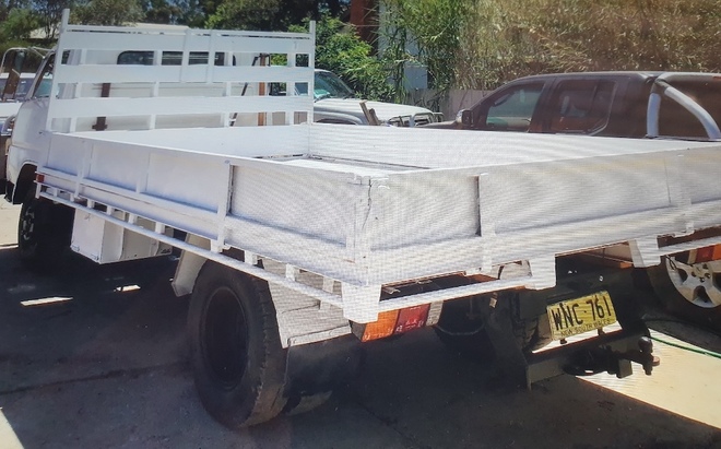 1985 Mitsubishi Canter Tray Truck