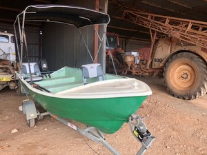 4.3 Metre De-Havilland Sea Master Boat with Sun Canopy on Felk Trailer reg till Dec 2020 fitted with 5 H.P. Suzuki Motor