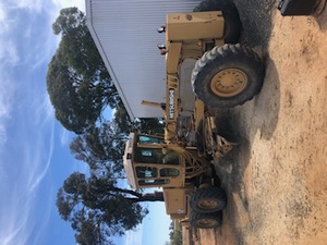 1986 Mitsubishi MG400 Grader