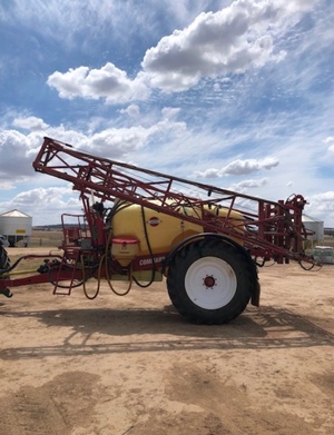 Hardi 4224 good condition, many extras, new pump