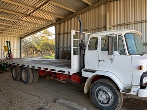 Hino Tray truck