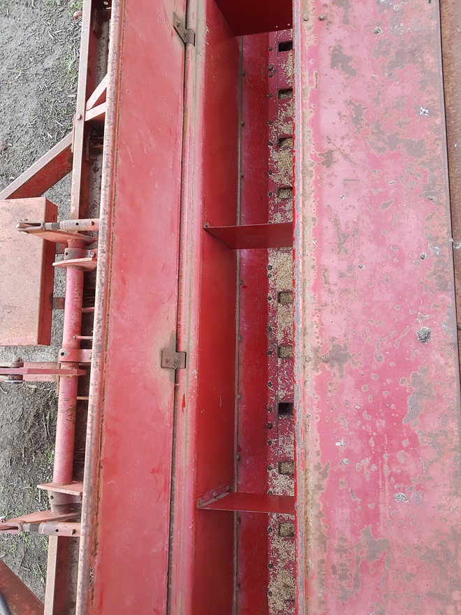 International 511 20 run spring release drill seeder