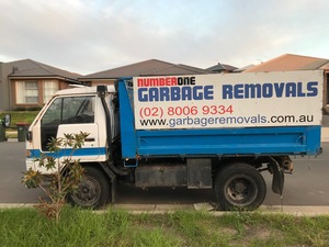 1988 Daihatsu Delta with custom Cage