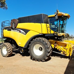 2004 New Holland CR960