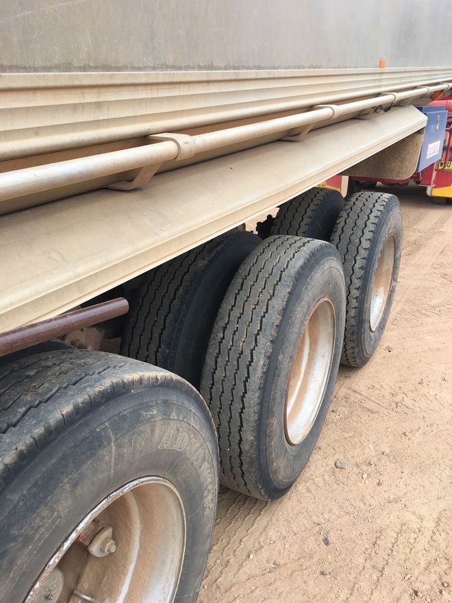 Under Auction - White Road Boss & Hamelex Trailer - 2 % Buyers Premium On All Lots