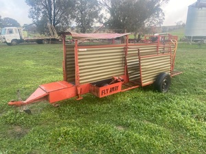 Fly-away Sheep Jetting Race With Tank 