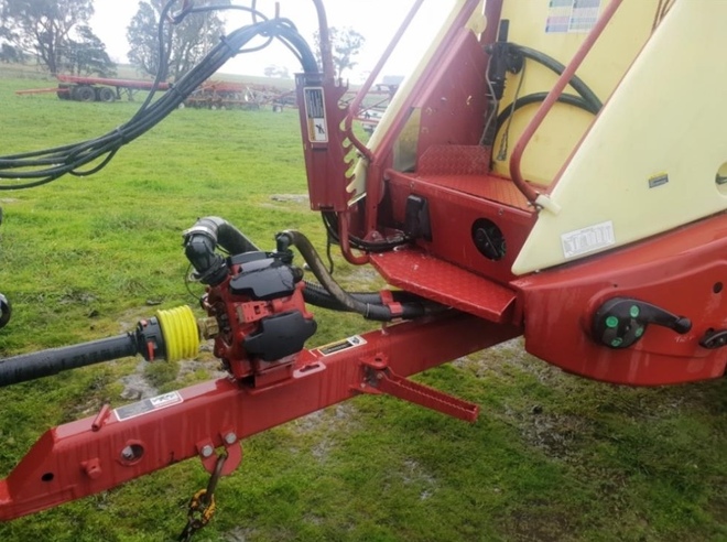 2017 Hardi Navigator 4000 Boom Spray