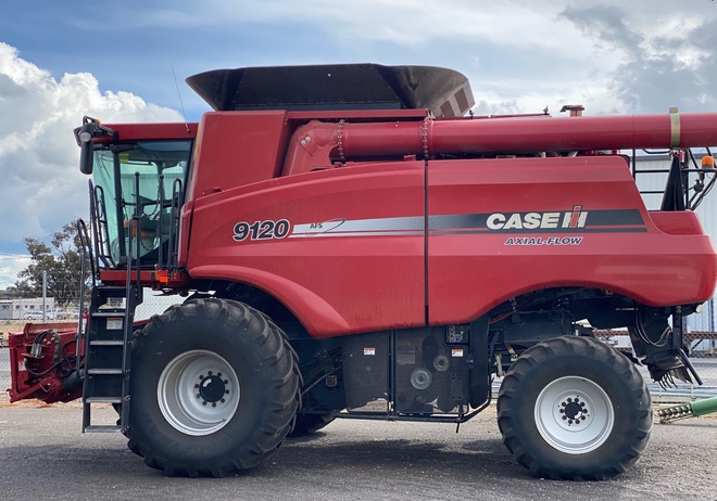 2009 Case IH 9120 Header with 40ft MacDon Front ONO