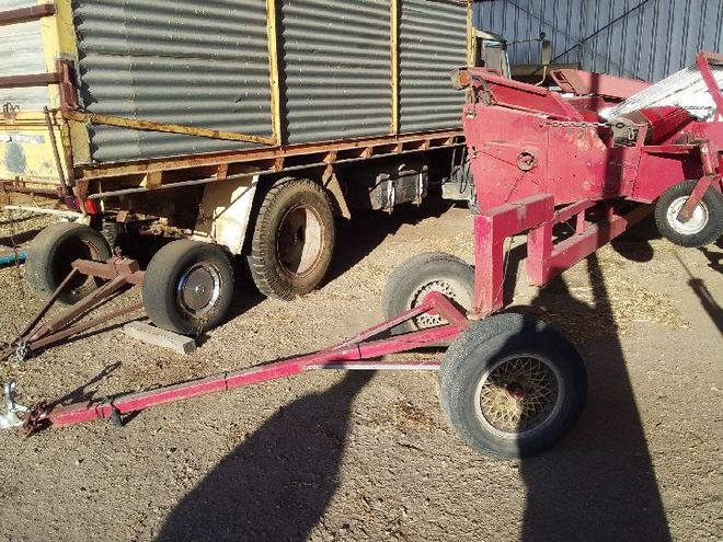 Case 1015 Pickup Front