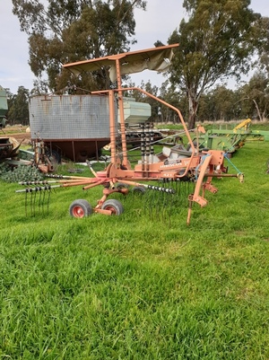 Lely Hibiscus 421 Rotary Rake