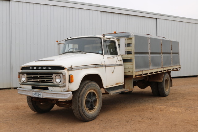 1974 Dodge tray truck 