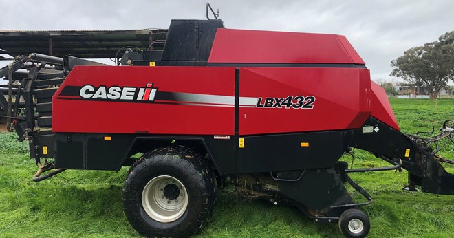 Case LBX432 Baler