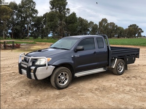  Toyota Hilux SR Extra Cab 2008