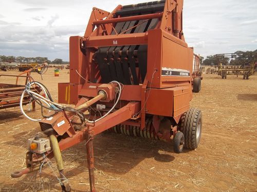 Under Auction - Round Hay Baler - IH RC 121