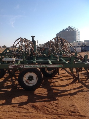 54ft Smale Multi-Vator Seeder Bar with 2640 Air Seeder Cart